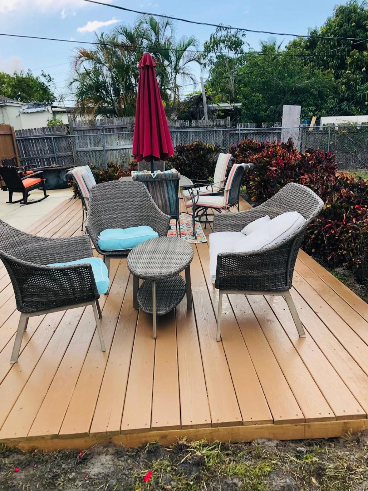 5 Min To Beach Large Living Room Fenced Backyard Bbq Firepit Driveway Boat Parking Lake Worth Beach Esterno foto