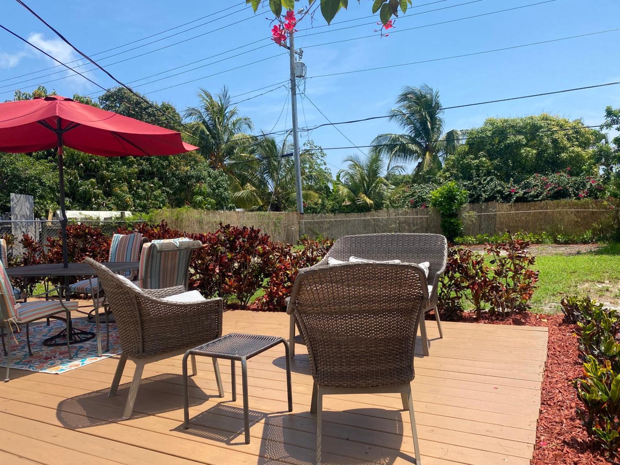 5 Min To Beach Large Living Room Fenced Backyard Bbq Firepit Driveway Boat Parking Lake Worth Beach Esterno foto
