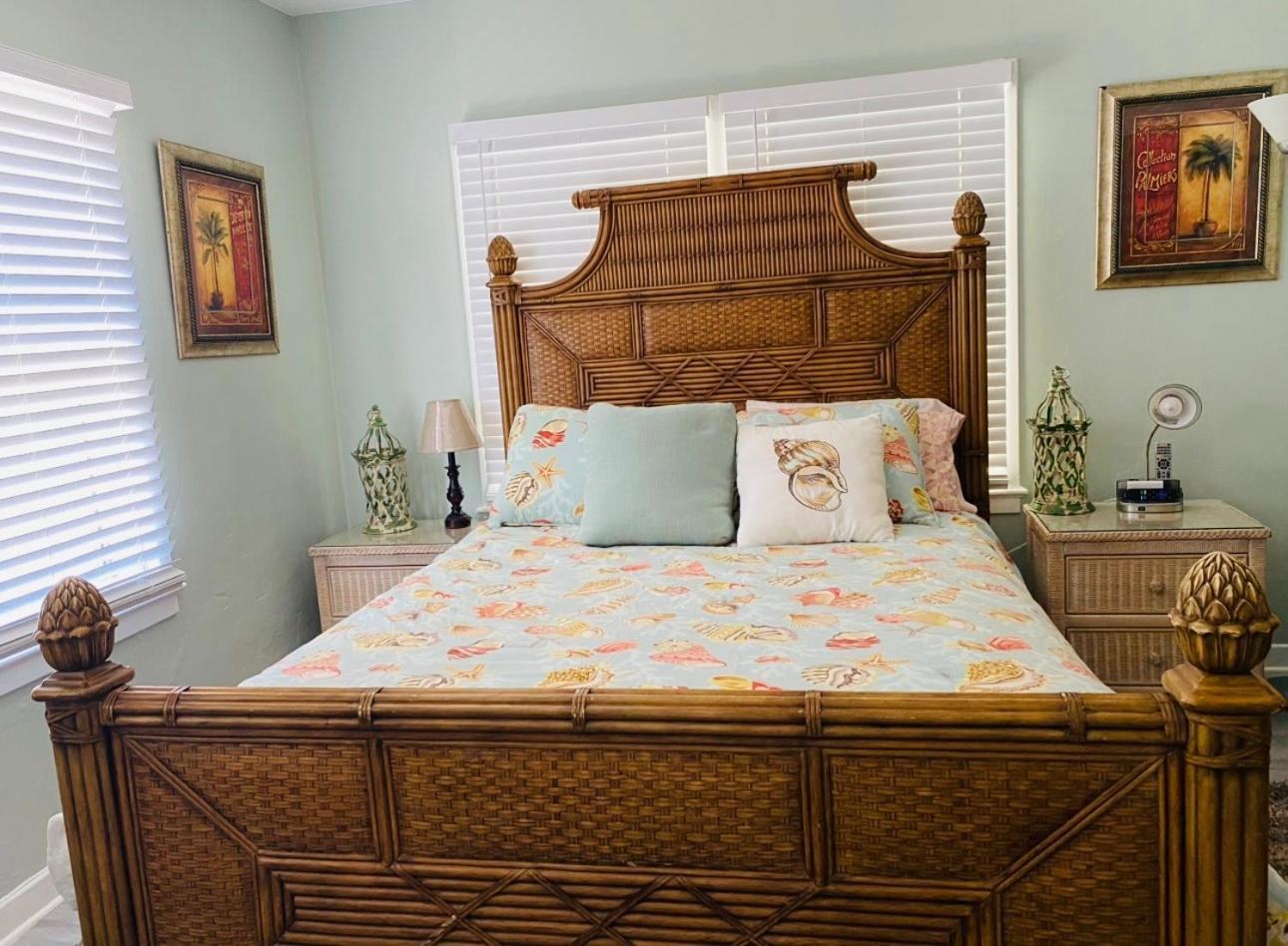 5 Min To Beach Large Living Room Fenced Backyard Bbq Firepit Driveway Boat Parking Lake Worth Beach Esterno foto